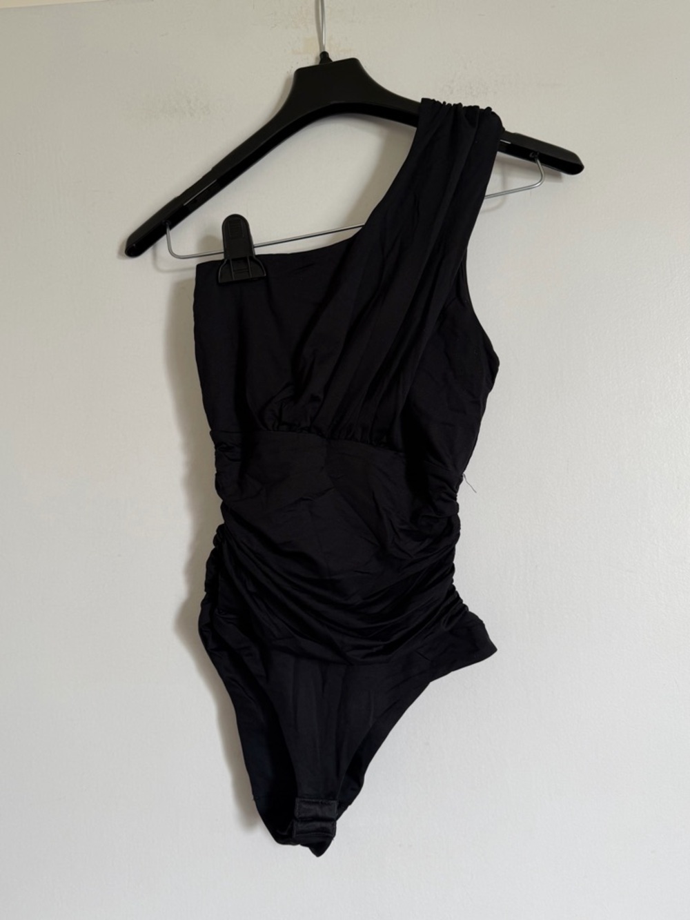 Alex Riviere Studio Black One Shoulder Ruched Bodysuit size Small EUC
